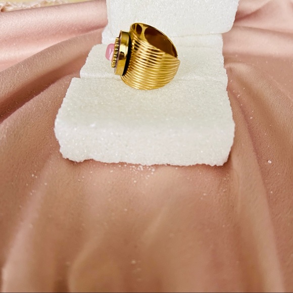 Gold Ring - Picture 6 of 6